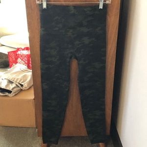 Look @ Me Now Leggings by Spanx